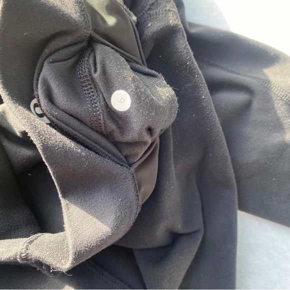 🖤Lululemon leggings, black, size 6.. Used 🖤 - Picture 11 of 12